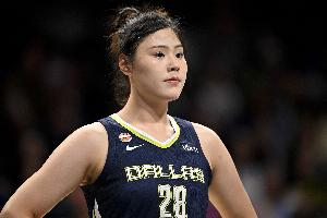 飞翼主教练:李月汝对我们的帮助很大 这归功于她时刻都在准备着