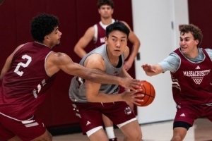 媒体人:王俊杰先向中国男篮请假与马萨诸塞合练 不久后再归队