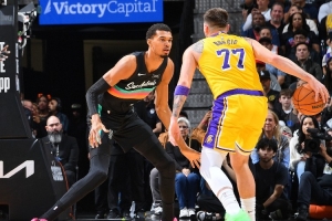 露天看台预测2030年NBA30大球员:文班&东契奇前二 弗拉格第六
