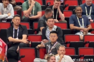 李楠与张云松现身NBA夏季联赛挑选外援 休赛期引援对北京至关重要