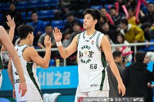 媒体人:上赛季效力同曦的内线球员张新宇 即将加盟广州男篮