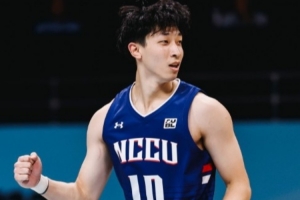 媒体人:宋昕澔目前的首选是CBA 但希望效力环境稳定没风险的球队