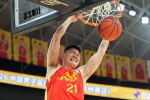 媒体人:上海&山西都有意在今夏引进胡金秋 已向广厦发起转会报价