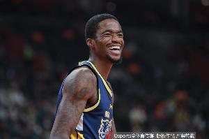 媒体人:CBA外援优先续约权成多家竞争对象 本土球员流通更复杂
