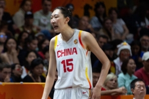 杨毅:韩旭是出色的终结点 但不像08年的姚明是进攻发起点