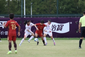 友谊赛-中国女足3-0击败越南女足,下半场连入三球