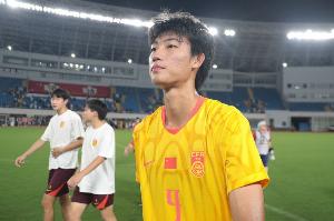 17岁高中生进国足!足协工作人员:赵松源入选属于体验国家队氛围