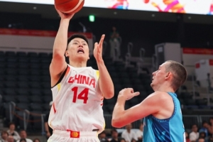 前7投全中!李弘权9中7&三分4中2 砍下16分9板3助&正负值+23