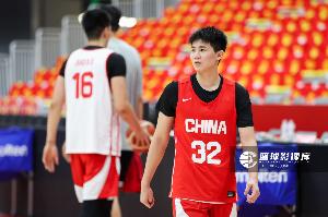 18分3板3助!媒体人:把李悦洲的信心打出来 我觉得收获挺大
