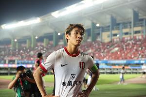 韦世豪3年来遭处罚停赛16场,原因包括骂裁判、踢对手、挑衅公众