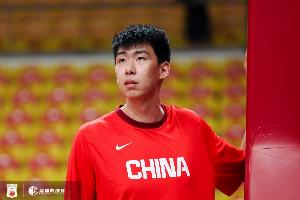 徐昕今日办理签证 为他之后前往美国NCAA打球进行准备